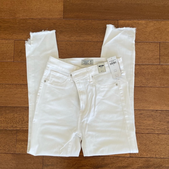 Abercrombie & Fitch Denim - Abercrombie & Fitch Women's High Rise White Jeans